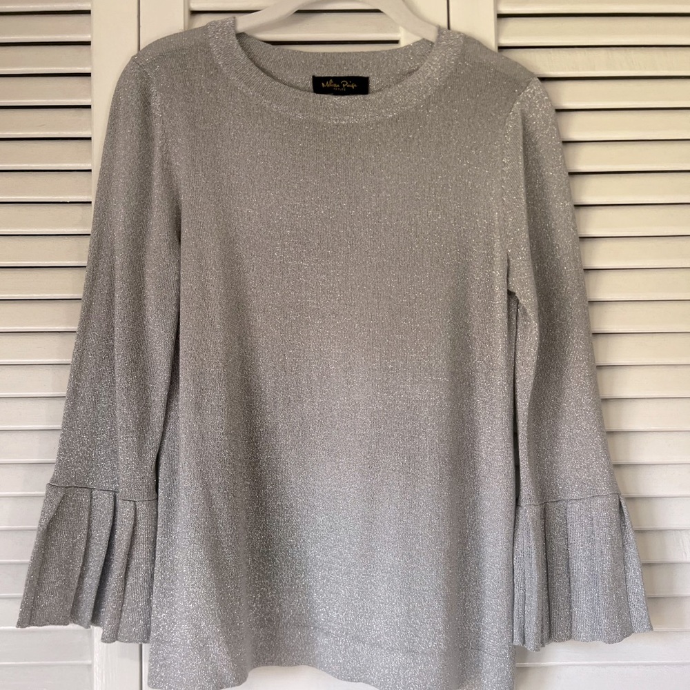 Gorgeous silver sweater with fashion sleeves